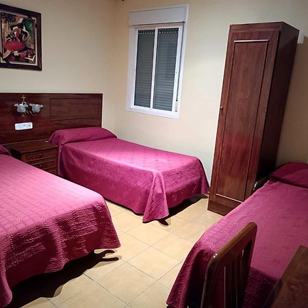 Hostal El Lirio Bollullos Par del Condado Bagian luar foto