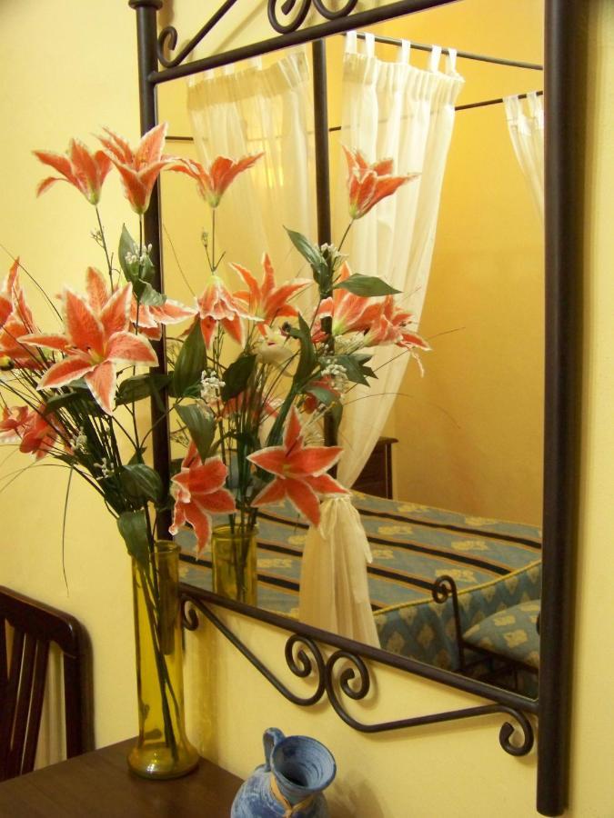 Hostal El Lirio Bollullos Par del Condado Ruang foto