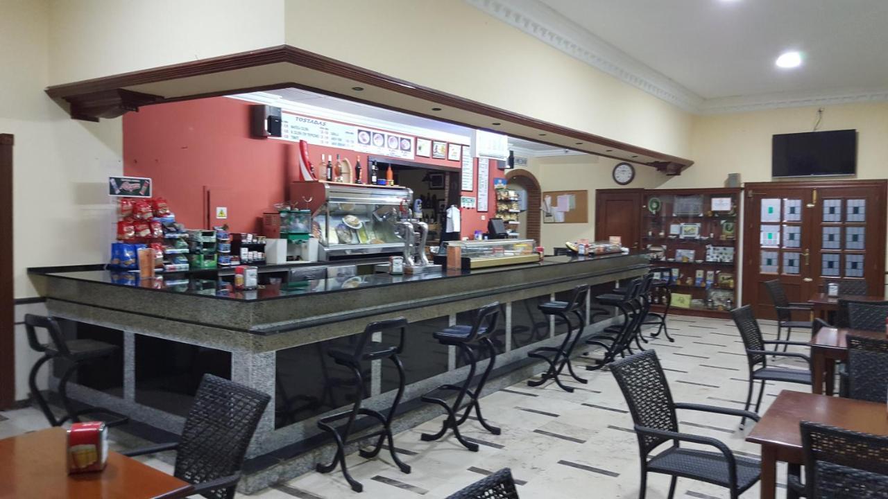 Hostal El Lirio Bollullos Par del Condado Bagian luar foto