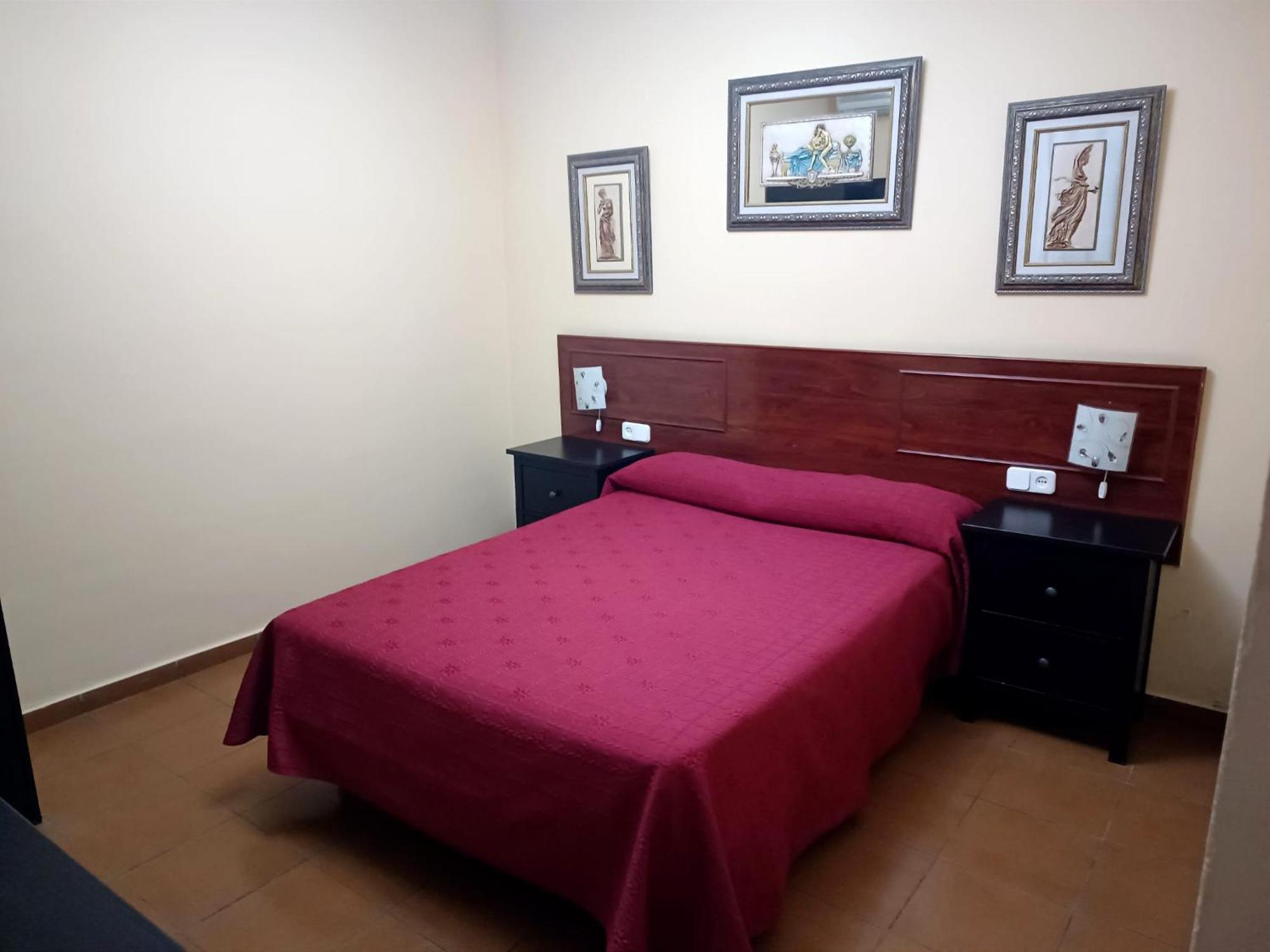 Hostal El Lirio Bollullos Par del Condado Bagian luar foto