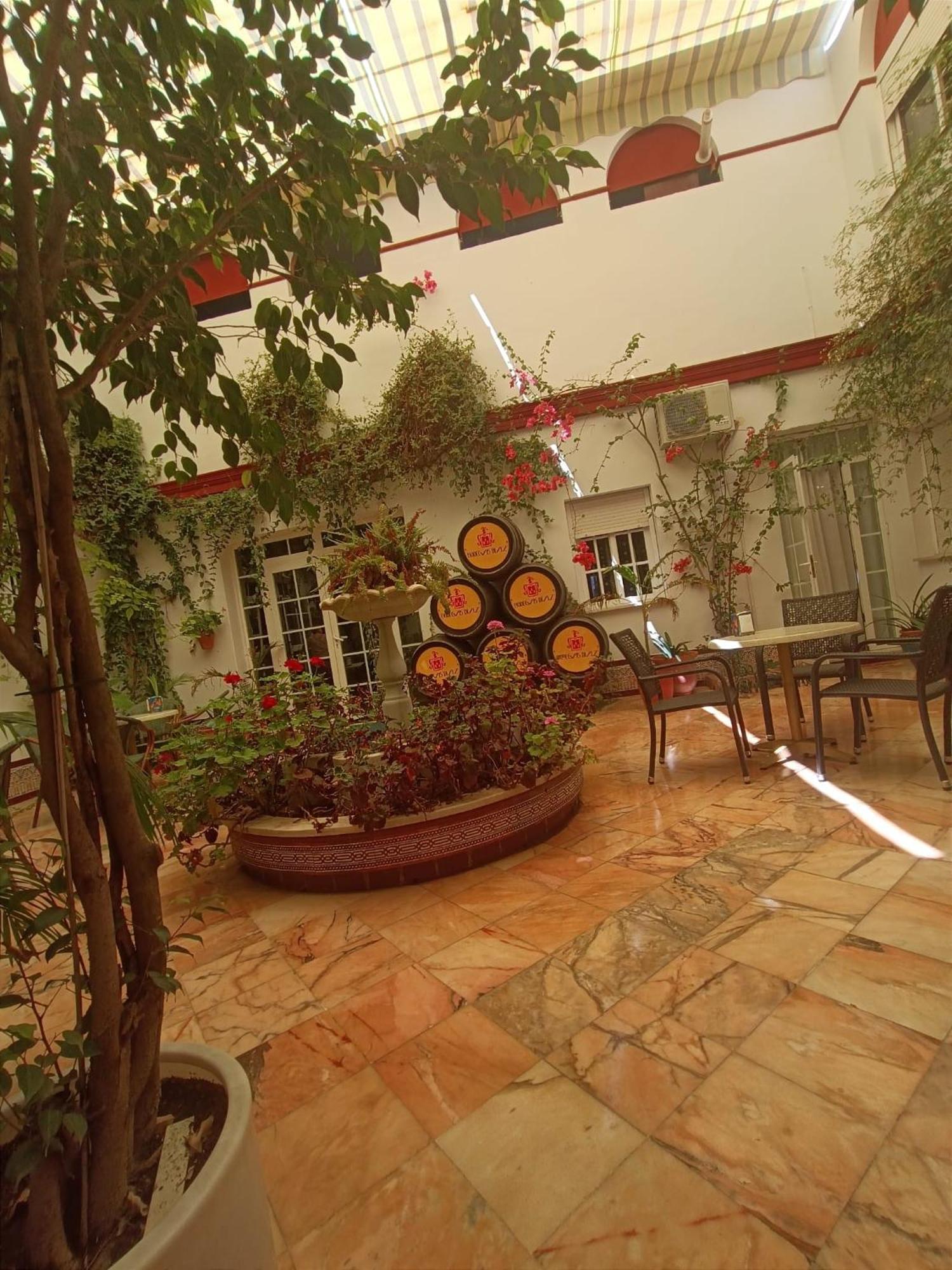 Hostal El Lirio Bollullos Par del Condado Bagian luar foto