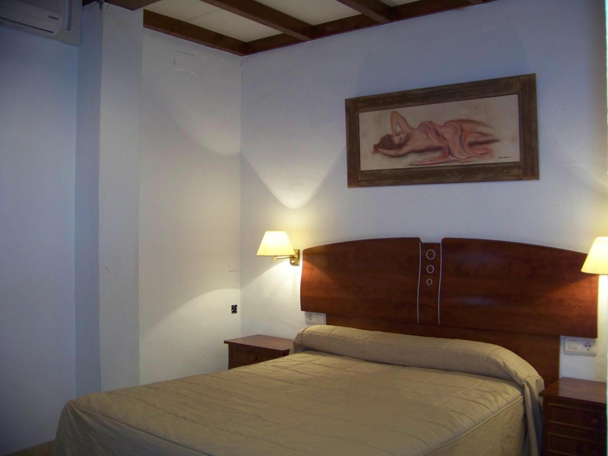 Hostal El Lirio Bollullos Par del Condado Bagian luar foto